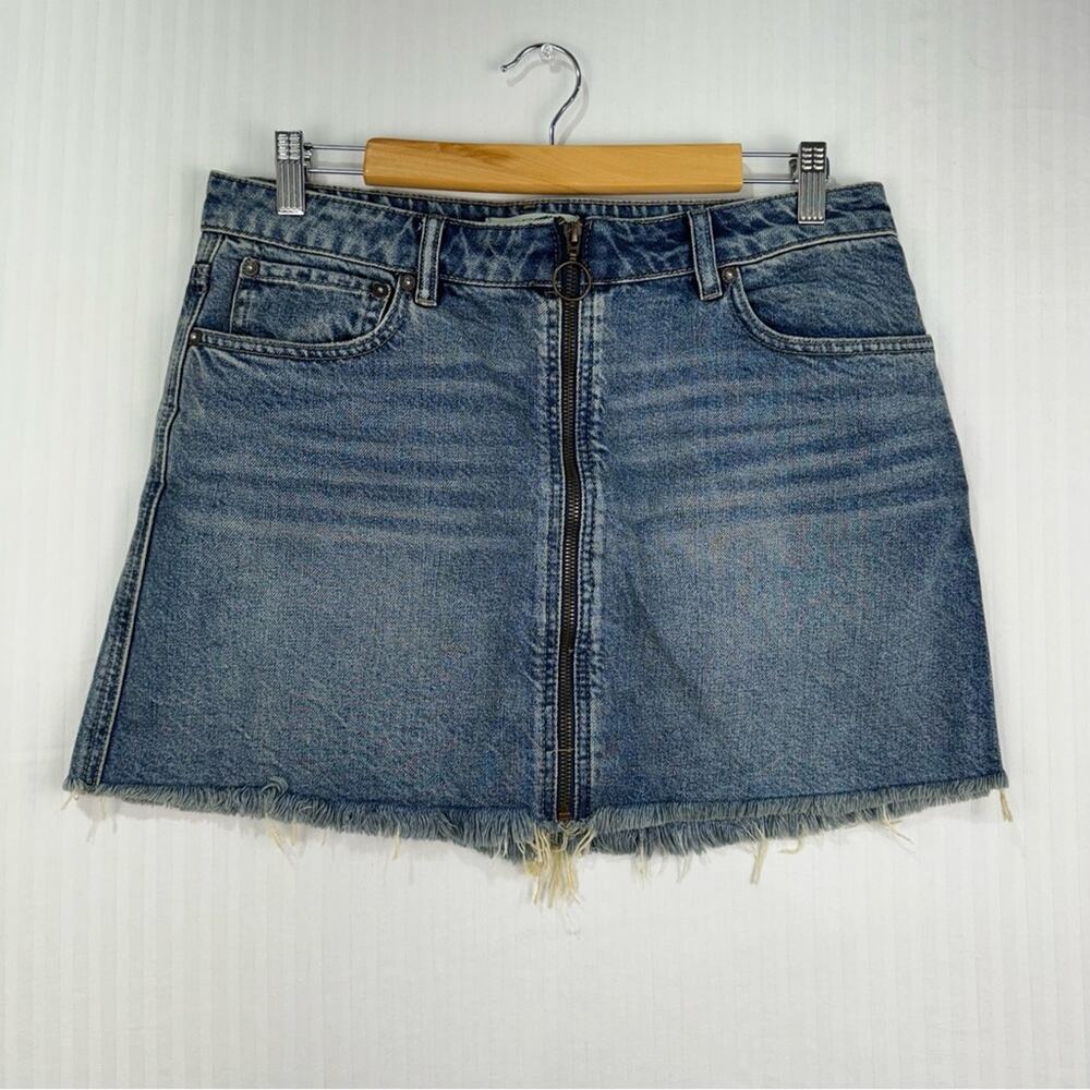 We The Free Distressed Denim Micro Mini Jean Skirt Women’s Sz 30 Free People Y2K